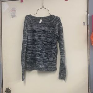 M Aeropostale black and grey sweater